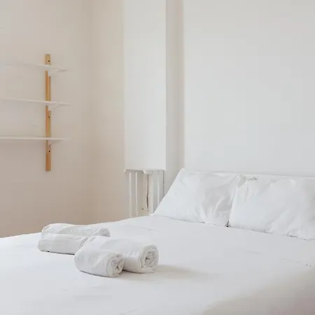 Agostini 9- Bright Flat شقة *