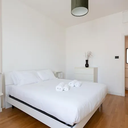 Agostini 9- Bright Flat شقة